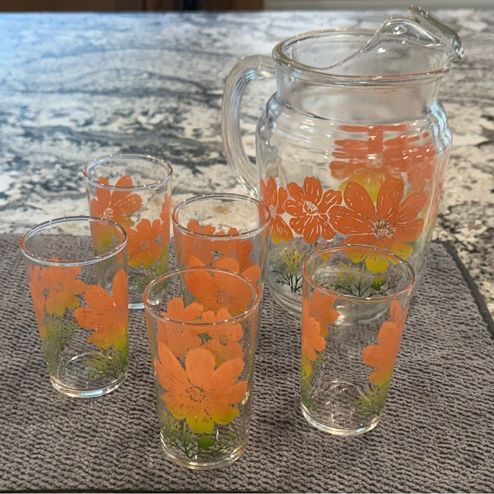 Vintage glass juice set, pitcher and 5 glasses, painted flower design.